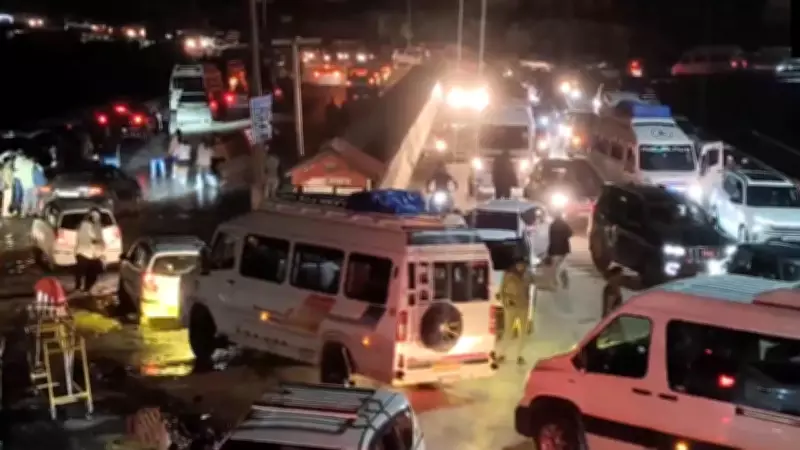 Tourists Stranded in Manali Traffic as Heatwave Sparks Weekend Rush