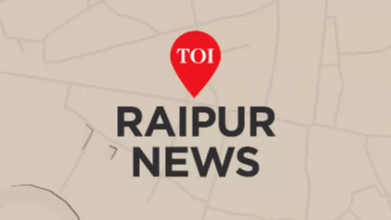Traffic constable helps disabled man cross rain-soaked Raipur junction