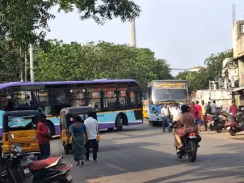Traffic Woes on Kathivakkam High School Road Near Ennore Bus Terminus