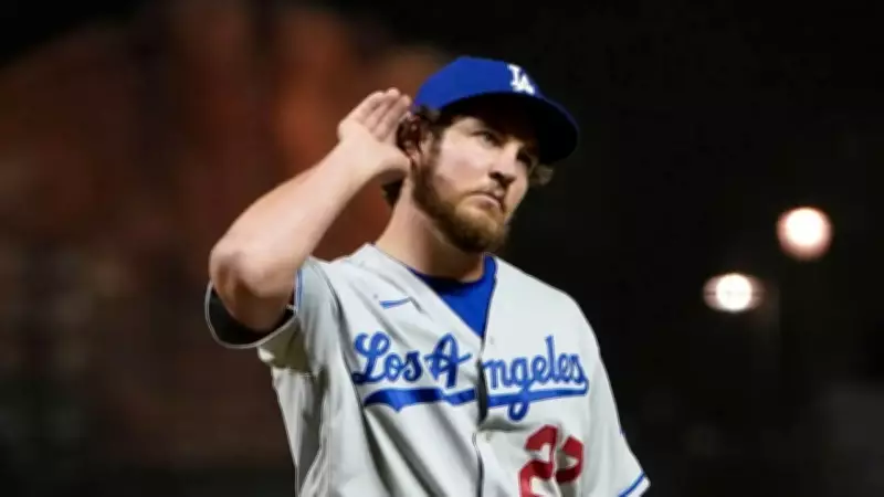 Trevor Bauer Offers to Play for $0 Salary to Return to MLB