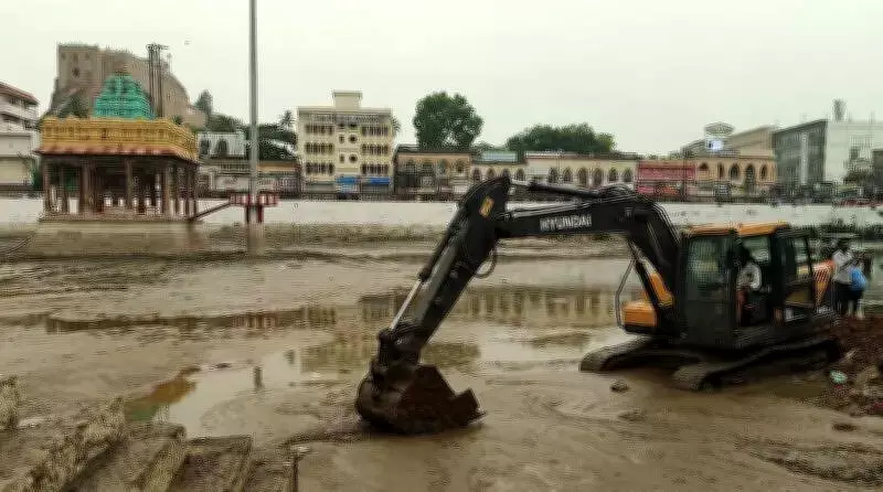 Trichy Corporation Begins Desilting of Teppakulam Tank After 30 Years