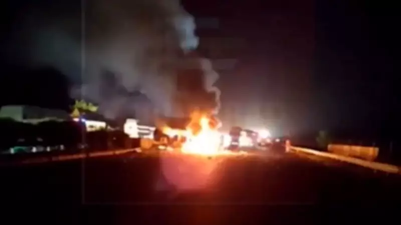 Two Dead, 15-20 Injured as Bus Collides with Tanker on Agra-Lucknow Expressway