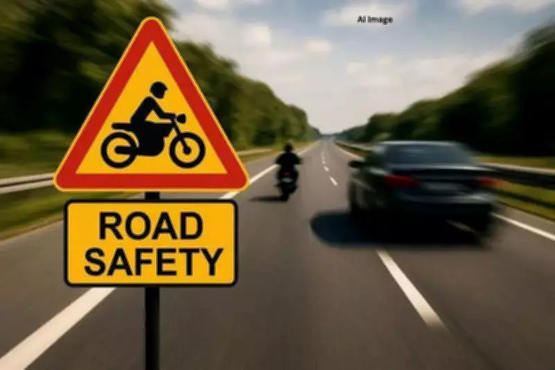 Two friends die in road accident in Anakapalle district