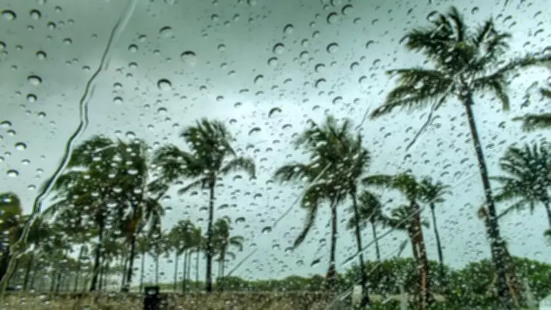 Unpredictable Weather Across India: Thunderstorms, Heatwaves, and Travel Disruptions Expected