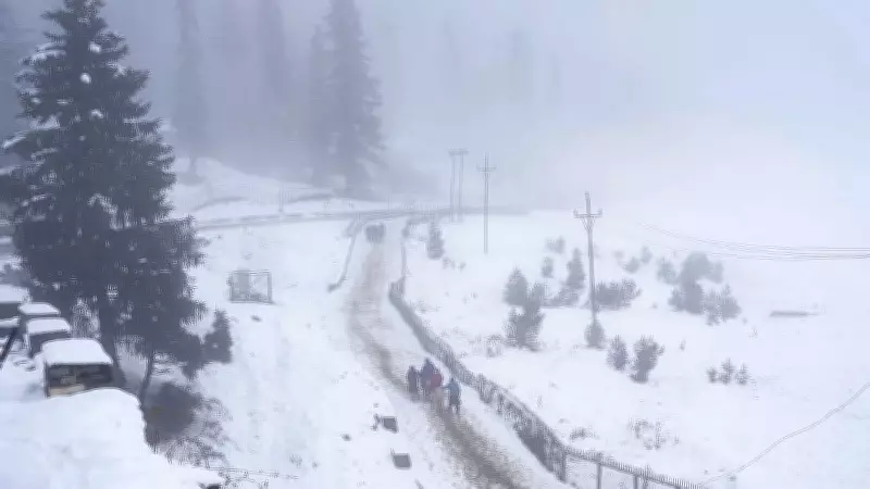 Unusual May Snowfall in Kashmir Offers Respite from Heatwave for Tourists
