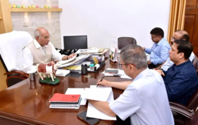 UP Govt Accelerates Fodder Collection for Cattle Shelters, Warns Negligent Officials