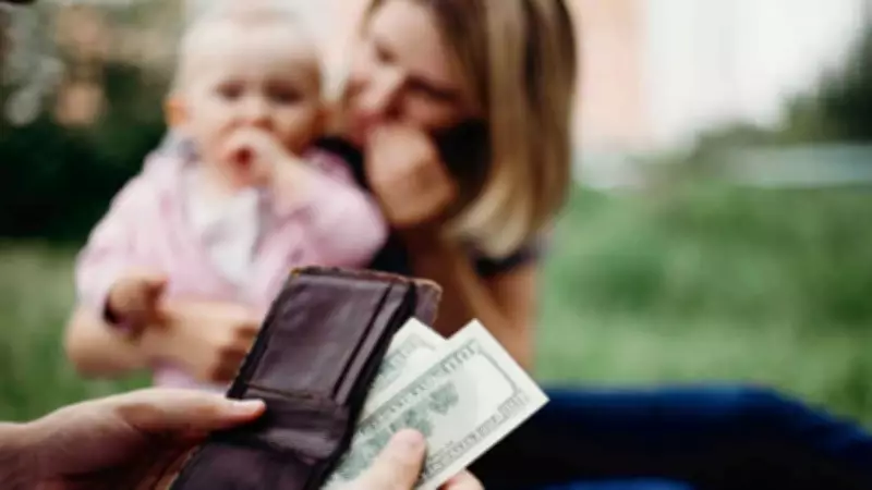 US to Revoke Passports of Parents Owing Over $100,000 in Child Support