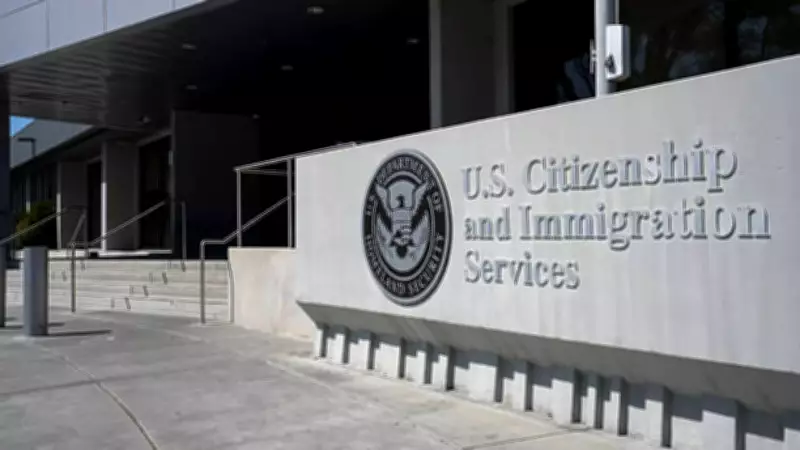 USCIS New Signature Rule: Invalid Signatures May Lead to Visa Denials and Fee Loss
