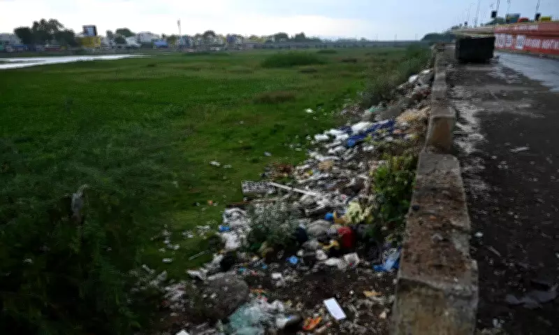 Vaigai Riverbank Waste Dumping and Burning Worsens Pollution in Madurai