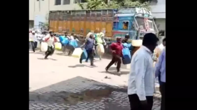 Viral Video: Panic Buying of Petrol in Plastic Jars at Maharashtra Pump