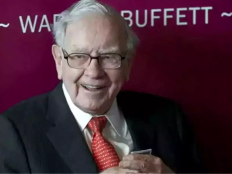 Warren Buffett Hails Tim Cook as 'One of a Kind' at Berkshire Meeting