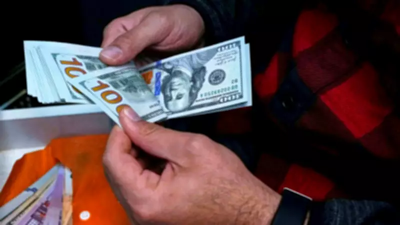 Wealthy Families Cut Dollar Exposure as UBS Survey Shows De-Dollarization Trend