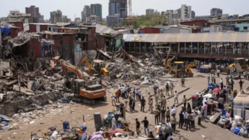 Western Railway Launches Major Anti-Encroachment Drive in Mumbai's Bandra
