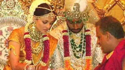Abhishek, Aishwarya's wedding pics spark Nizam jewel debate