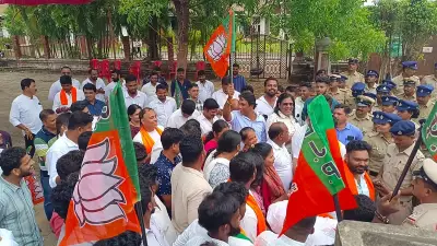 BJP Yuva Morcha Protests Against Minister in Udupi Over Transport Issues