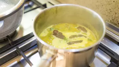 Foam on Cooked Dal: What It Is and Tips for Better Digestion