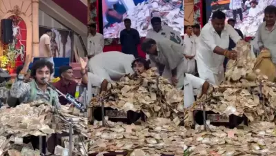 Folk Singer Gopal Sadhu Showered with Cash During Devotional Event in Gujarat