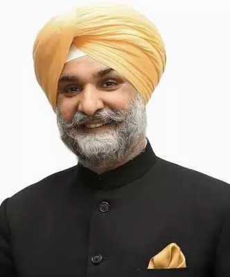 LG Sandhu Orders Free Morning Walk Entry at Delhi DDA Parks