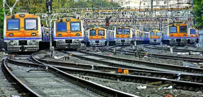 Man dies after getting stuck between train and platform in Mumbai