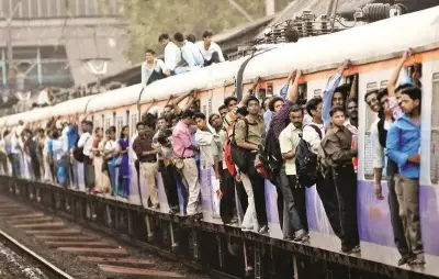 Man Rescued from Rooftop of AC Local Train in Kalyan