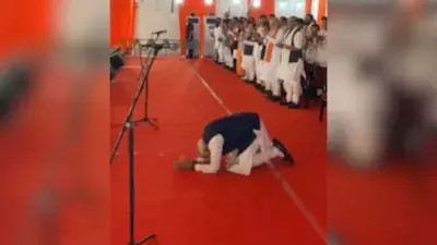 PM Modi Bows Before Jana Shakti of Bengal as Suvendu Adhikari Takes Oath as First BJP CM