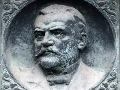 The Accidental Discovery of Saccharin: How a Sweet Mistake Revolutionized the Food Industry