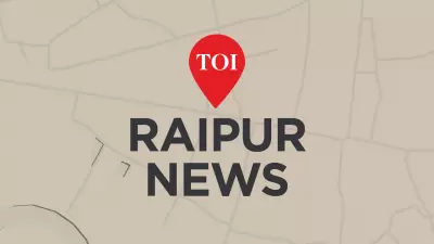 Traffic constable helps disabled man cross rain-soaked Raipur junction