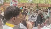 AAP Stages 'Matka Phor' Protest Over Water Shortage in Delhi