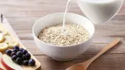 Are Oats Really Healthy for Everyone? Experts Weigh In on Benefits and Risks