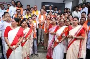 Bengali community in Surat celebrates BJP win in West Bengal, hopes for growth