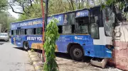 BMTC bus crashes into wall near Manekshaw Parade Ground, 3 hurt