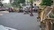Devotees face parking chaos at Lucknow's Hanuman Setu Temple on Bada Mangal