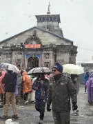 Fresh Snowfall Hits Kedarnath Dham, Yatra Continues Under Vigilant Watch