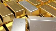 Gold and Silver Rise on Weak Dollar Amid US-Iran Peace Hopes