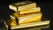 Gold Drops to Rs 1.64 Lakh Per 10g as Iran Talks Ease Market Fears