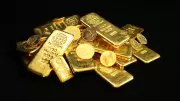 Gold’s Atomic Shield: Scientists Uncover Why It Never Tarnishes