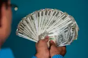 India Leads Global Salary Hikes with 9.1% Appraisal: Aon Survey