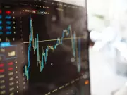 India's Services Sector Growth Hits 5-Month High in April