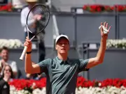 Jannik Sinner on Brink of Italian Open History Before Rain Suspends Semi-Final