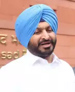 Kejriwal like second Abdali looting Punjab: BJP's Bittu