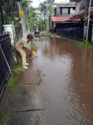 Kochi Faces Severe Waterlogging After Midnight High Tide and Heavy Rain