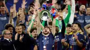 Kvaratskhelia Named Champions League Best Player; Five PSG Stars in Team of Season