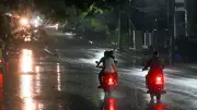 Light Rain Cools Bengaluru, Max Temp Dips Below 33°C Under Cloudy Skies