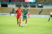 Maldives Women's Football Team Earns Hearts Despite Early Exit in SAFF Championship