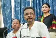 Mamata Calls Urgent Meet Amid TMC Crisis, Mayor Hakim May Quit