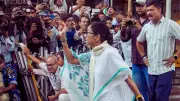 Mamata Camp at EVM Strongroom, BJP-Trinamool Clash in Kolkata