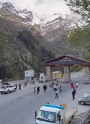 Massive tourist rush pushes Atal Tunnel traffic beyond capacity; safety audit ordered
