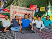 Medical lab technologists protest in Dehradun for 4th day over recruitment, privatisation