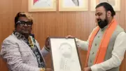 Patna Builder Gifts CM Portrait, Internet Reacts with Majnu Bhai Jokes