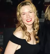 Renee Zellweger, Sissy Spacek, Mia Threapleton to Star in 'A Woman in the Sun'